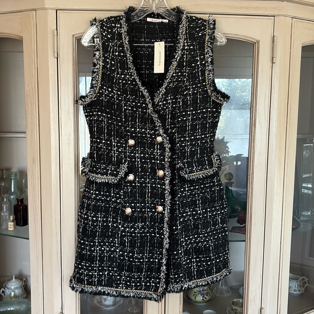 Franchesca‘s V-neck tweed size medium dress